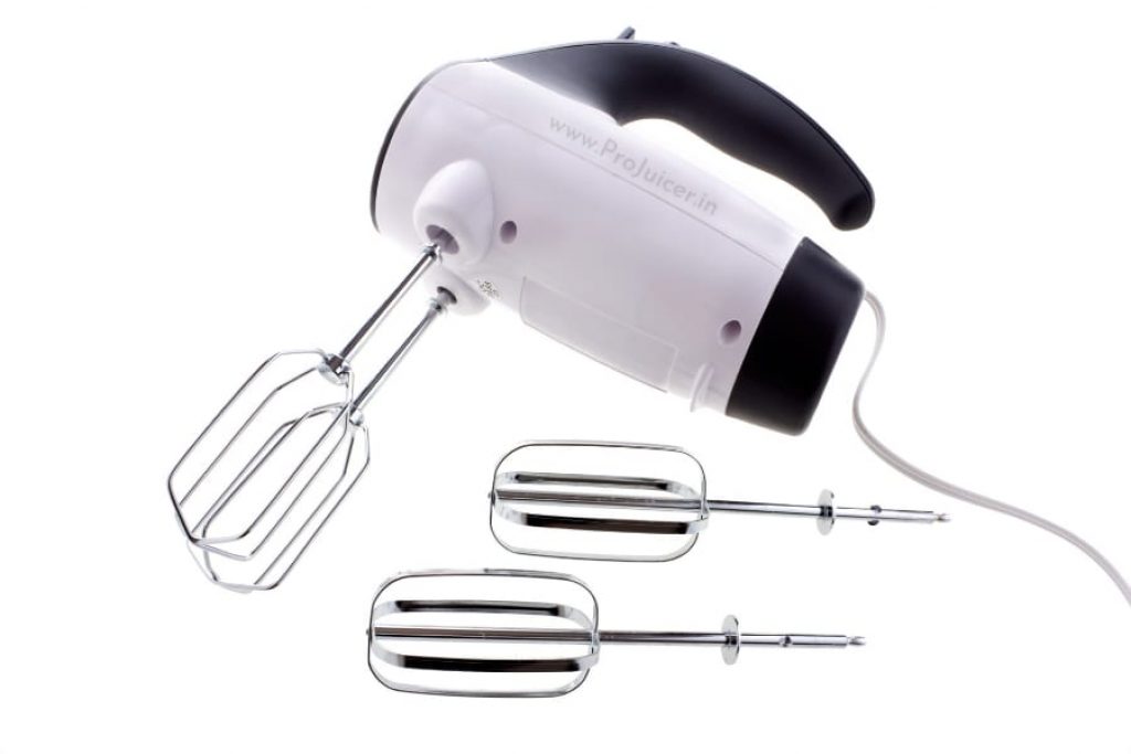 hand mixer with beaters