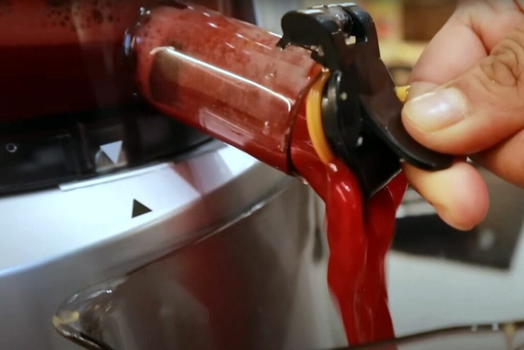 Extracting beetroot juice from Agaro juicer