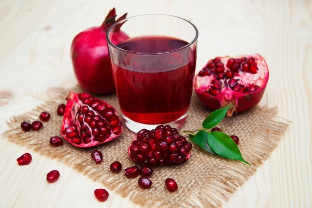 homemade pomegranate juice using juicer