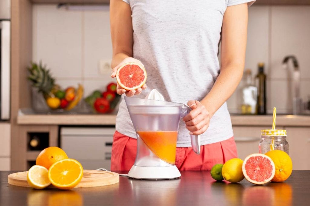 Using citrus juicer